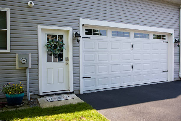 24/7 Emergency Garage Door Panel Replacement experts in Union County County, MS